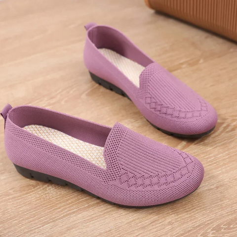 Stijlvolle roze dames loafers, comfortabel en perfect voor de lente. Platte hak en ronde neus.