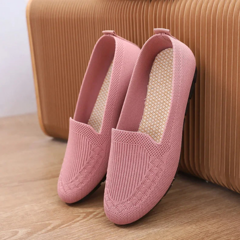 Lichte dames instap loafers, ademend en comfortabel. Ideaal voor warme dagen in de lente en zomer.