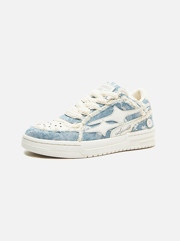 Stijlvolle robuuste heren sneakers met dikke zool en opvallende sterren, ideaal voor streetwear.