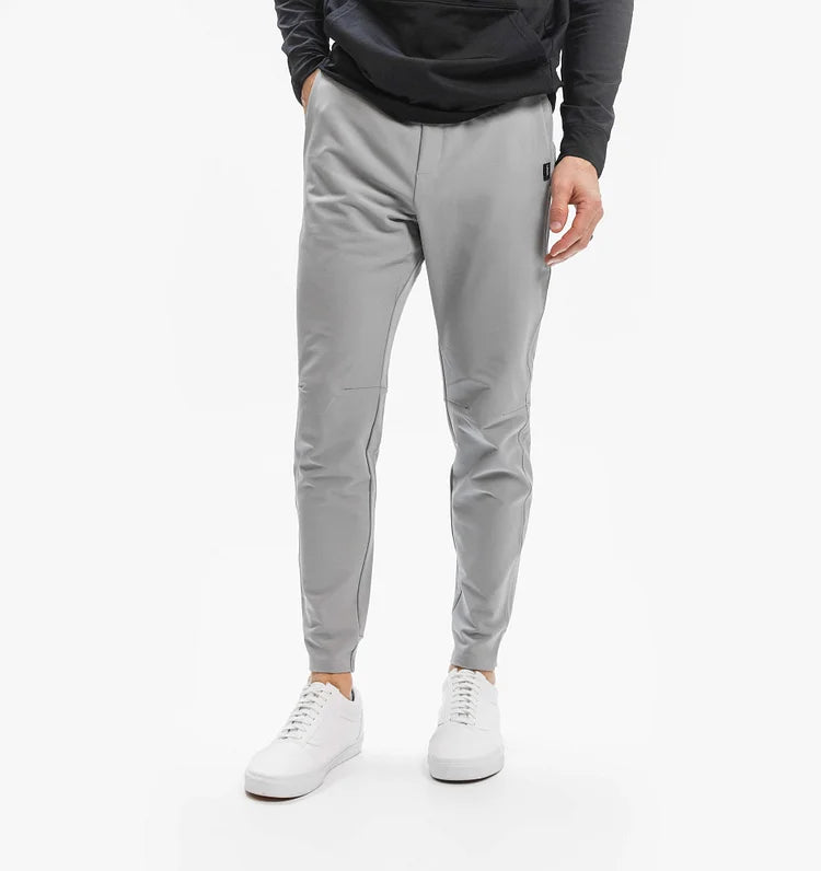 Moderne herenmode: slimfit stretch chino broek, warm en comfortabel voor koude dagen.