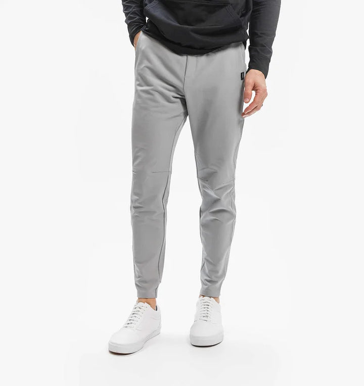 Moderne herenmode: slimfit stretch chino broek, warm en comfortabel voor koude dagen.