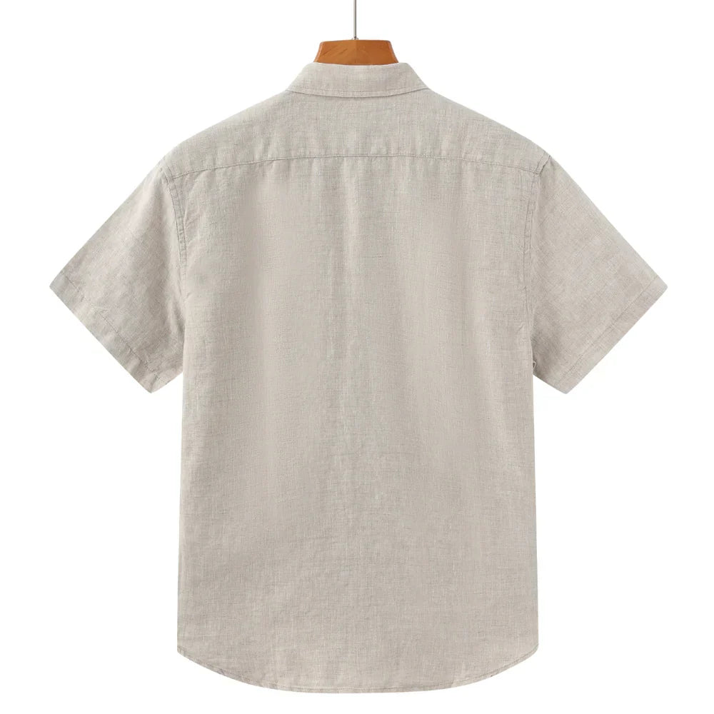 Mintgroen heren zomershirt van linnen, korte mouwen, relaxte pasvorm. Comfortabele strandkleding.