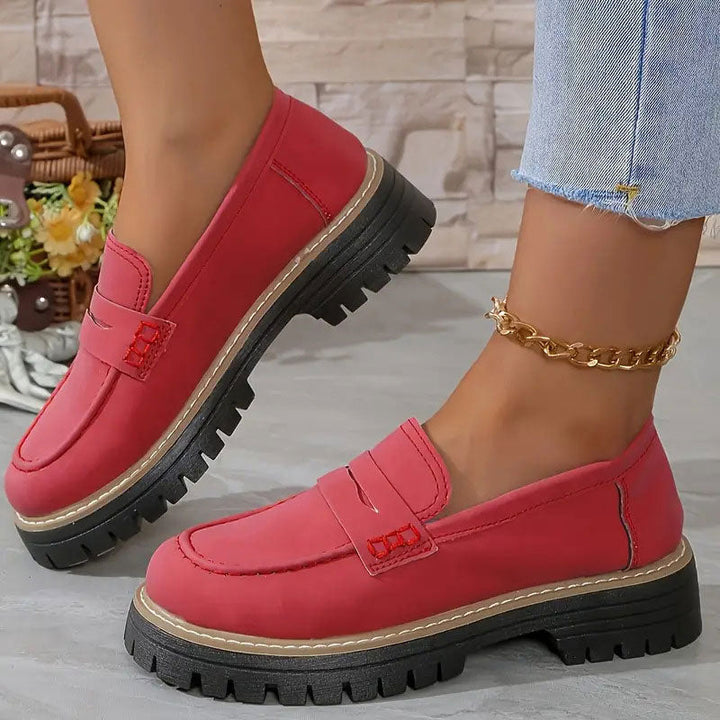 Chique dames platform instap loafers met grove zool; trendy en comfortabele schoenen voor een complete look.