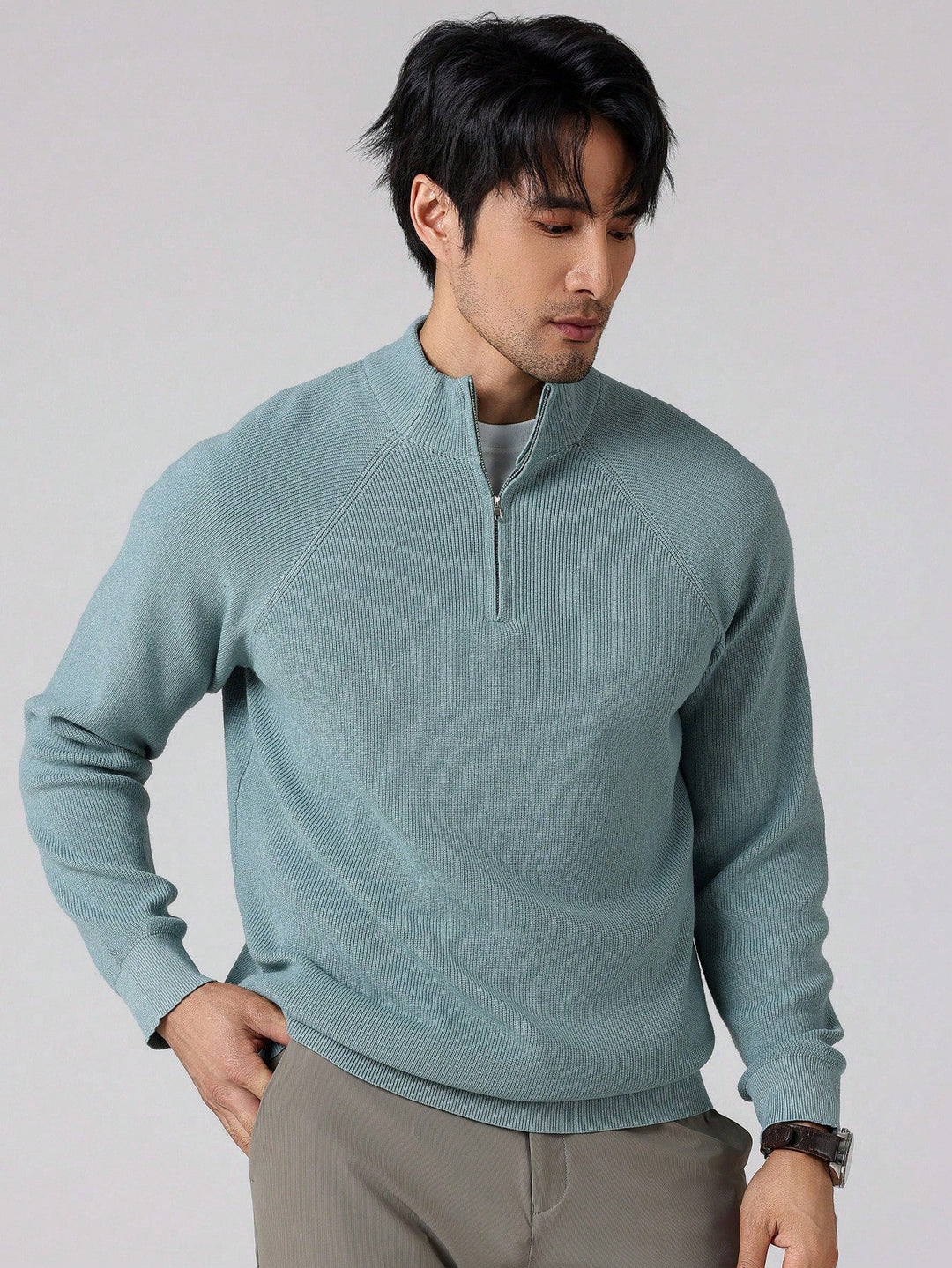Trendy heren trui met rits, slanke pasvorm en gebreide stof voor een frisse look.
