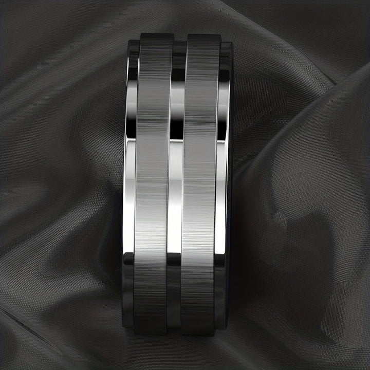 Stoere roestvrijstalen herenring om de vinger, een modern en comfortabel accessoire voor elke dag.