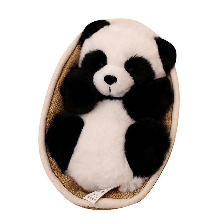 Zachte pluche panda knuffel in een schattig mandje. Perfect speelgoed of decoratie voor kinderkamer.