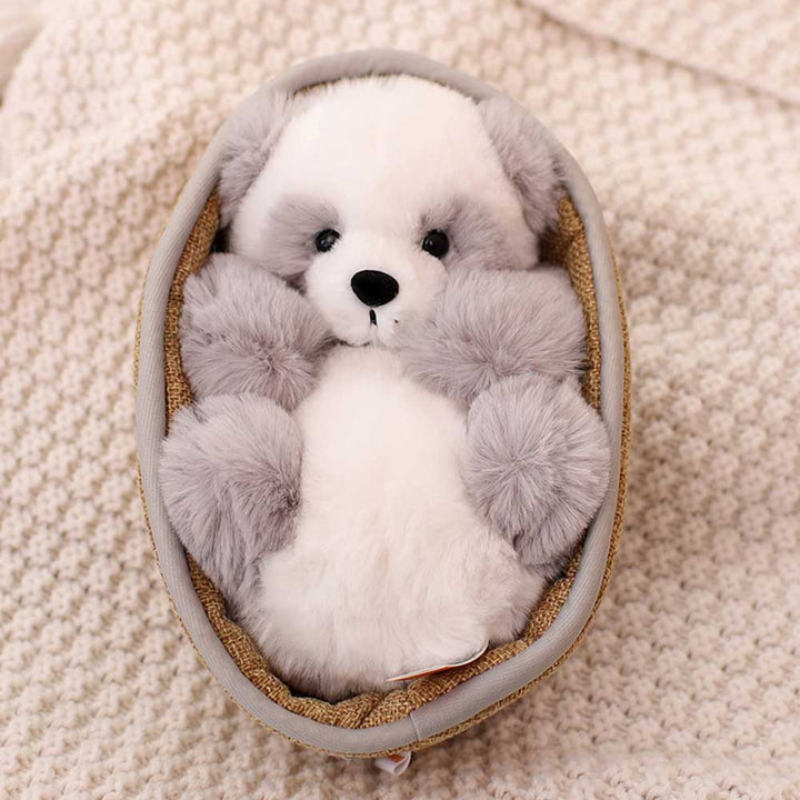 De populaire zachte pluche panda knuffel met mandje, geliefd speelgoed en decoratie voor elk kind.