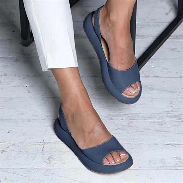 Roze Jorieks comfort sandalen met dikke zool voor dames. Trendy zomerslippers met open teen, plat en modern.