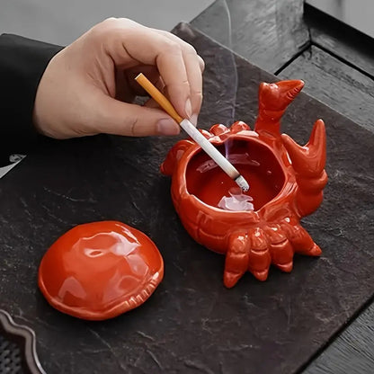"Keramische krab asbak, uniek en decoratief ontwerp. Gedetailleerd, creatief accessoire voor huis of kantoor."