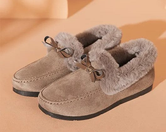 Dames winter sloffen: warm, comfortabel, antislip zool. Perfecte binnenhuis schoenen.