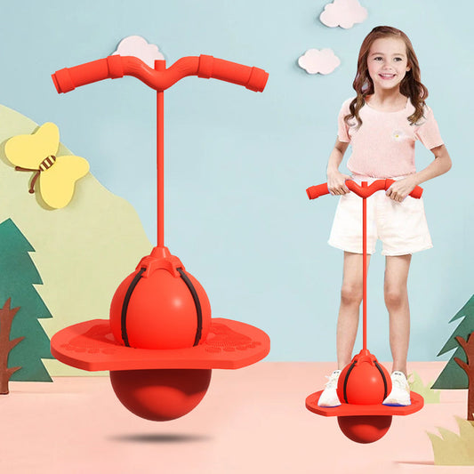 Kind met kleurrijke springstok; vrolijk en duurzaam ontwerp, stimuleert balans en coördinatie, perfect voor binnen en buiten.