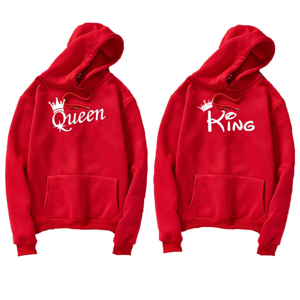 Koppel draagt bijpassende King & Queen hoodies, perfecte relatie truien voor heren en dames.