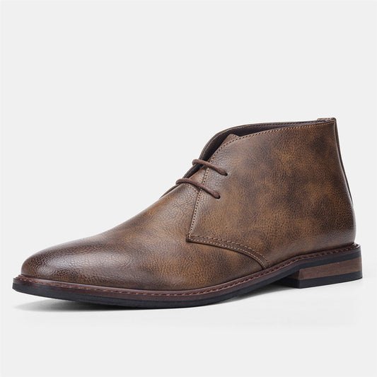 Klassieke desert boots voor heren in bruin suède, stijlvol en comfortabel met slipvaste zool, perfect voor elke gelegenheid.