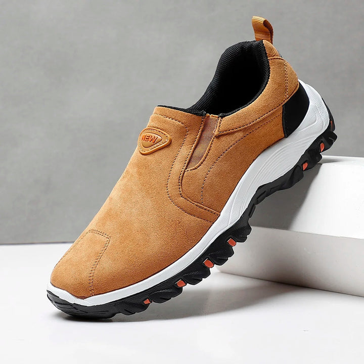 Klassieke heren loafers, comfortabele zwarte instappers, stijlvol voor lente en herfst outfits.