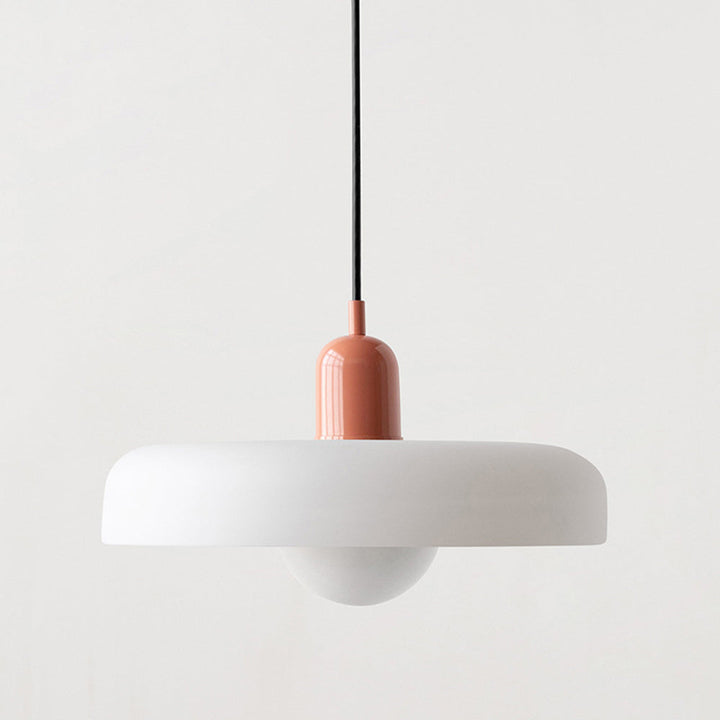 Design verlichting, kleurrijk glas, Bauhaus invloeden, moderne plafondlamp.