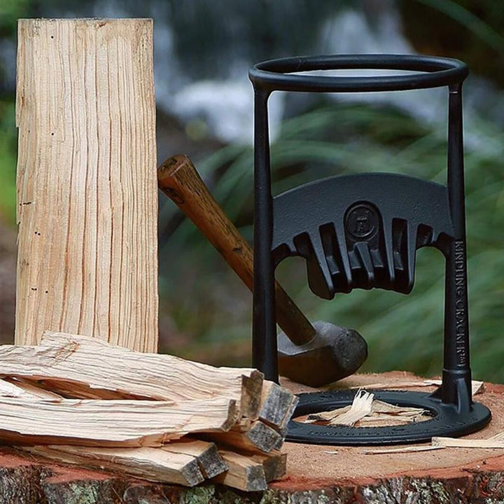 Perfect gekloofd haardhout door de veilige en snelle houtsplijter; onmisbaar gereedschap voor brandhout.