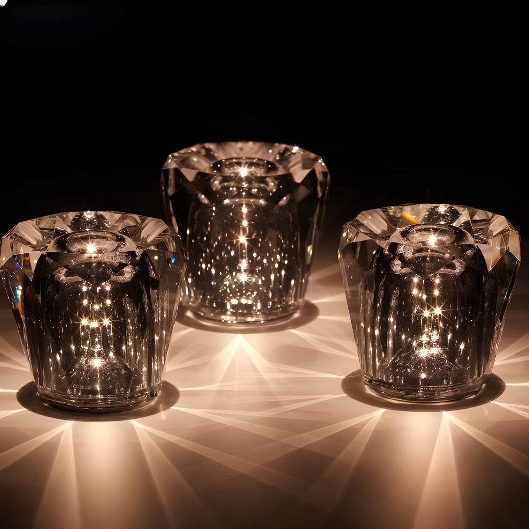 Trendy draadloze LED tafellamp, kristal design, USB oplaadbaar, voegt sfeer toe.