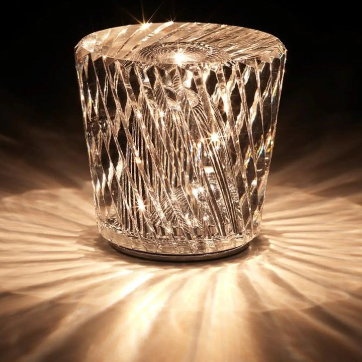Praktische oplaadbare LED tafellamp, kristal look, sfeermaker voor je interieur.