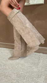 Beige suède
