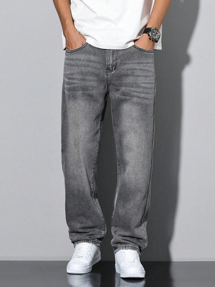 Donkere herenjeans met rechte pijpen, casual en comfortabel straight fit model.