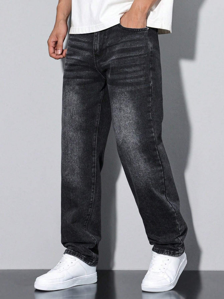 Robuuste straight fit herenjeans met rechte pijpen, duurzaam en veelzijdig voor heren.