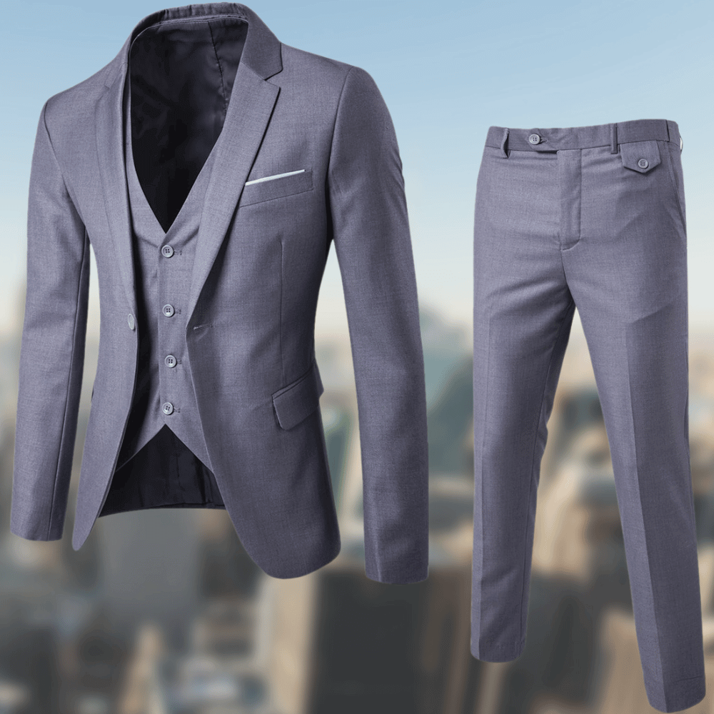 Verfijnd driedelig herenpak voor de moderne man. Ideaal als zakelijk kostuum, trouwpak of feestkleding.