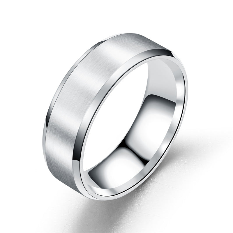 Stoere zwarte roestvrijstalen heren bandring, minimalistisch mannen accessoire.