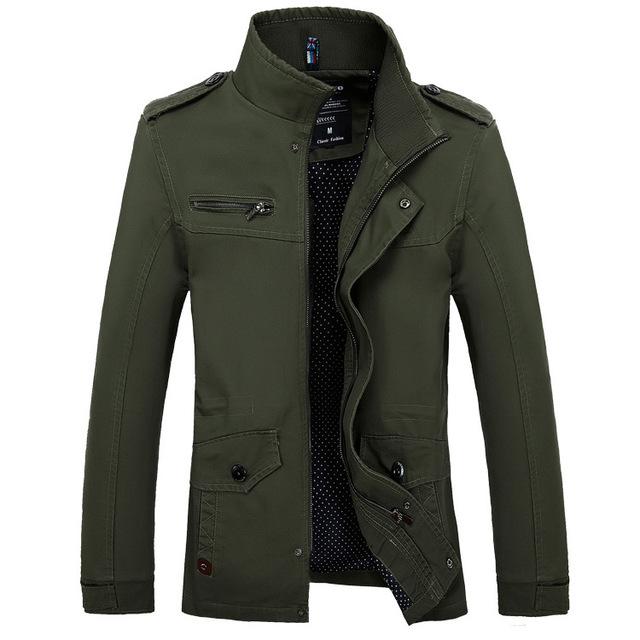 Heren winterjas. Dikke gewatteerde herenjas met slim fit design, comfortabele bovenkleding voor koude dagen.