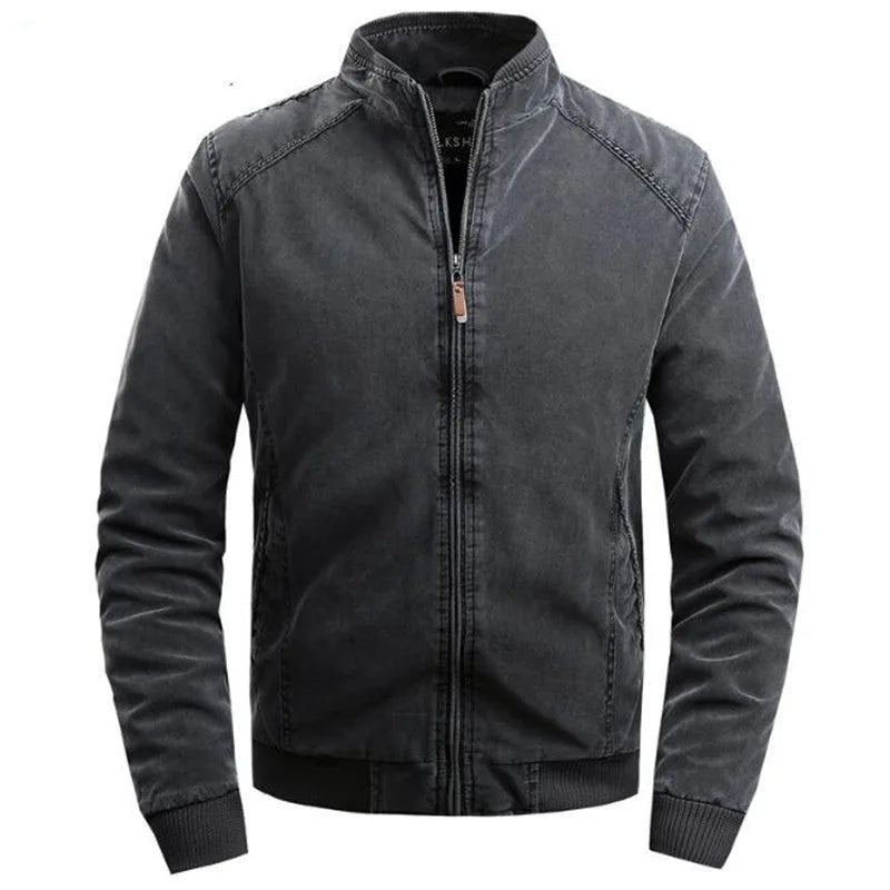 Stijlvol heren bomberjack met ritssluiting en trendy mandarinkraag. Perfect voor casual herfst- en winterkleding.