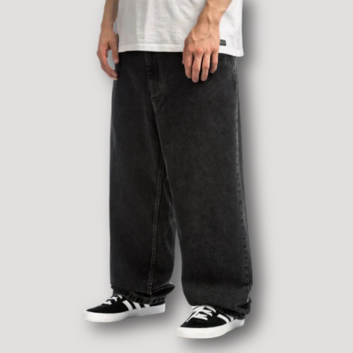Heren baggy spijkerbroek met wijde pijp. Comfortabele losse pasvorm, perfect voor casual streetwear outfits.