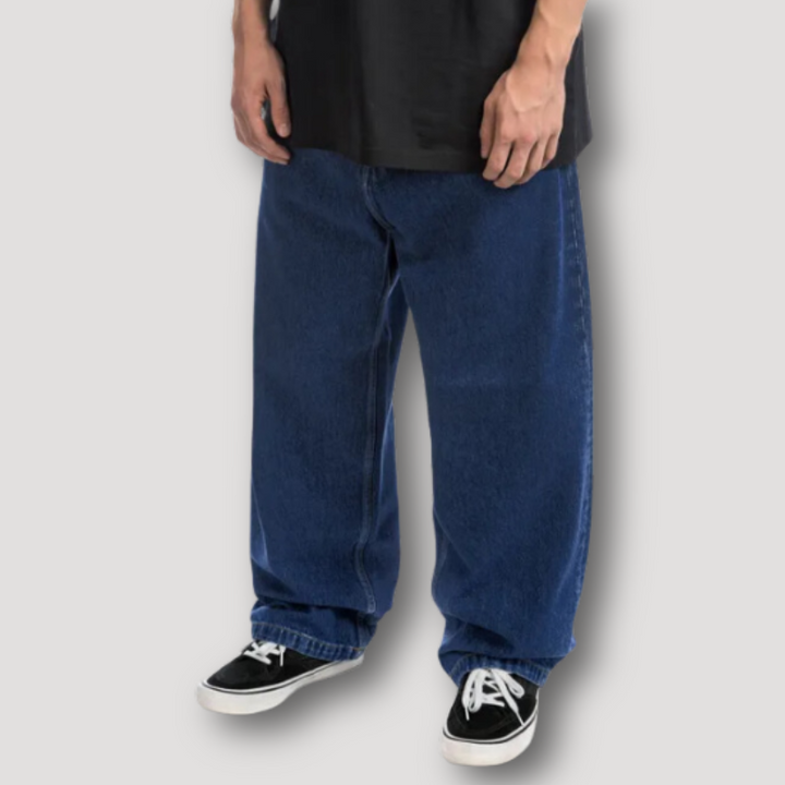Heren baggy broek met wijde pijpen. Een losse pasvorm die comfort en stijl biedt voor streetwear mode.