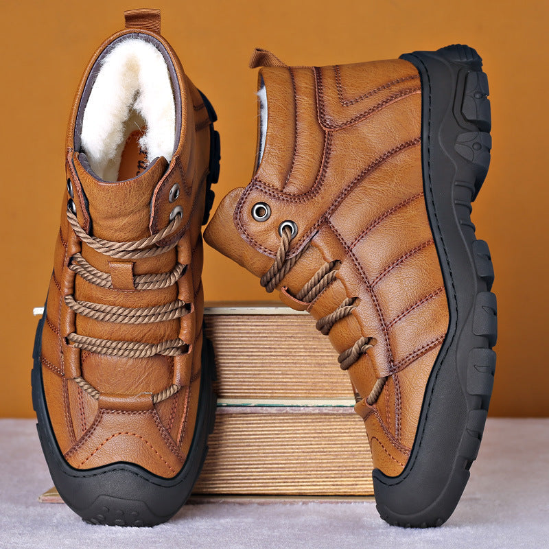 Khaki heren waterdichte winterlaarzen, warm en comfortabel. Ideale buitenschoenen voor bescherming in de kou.