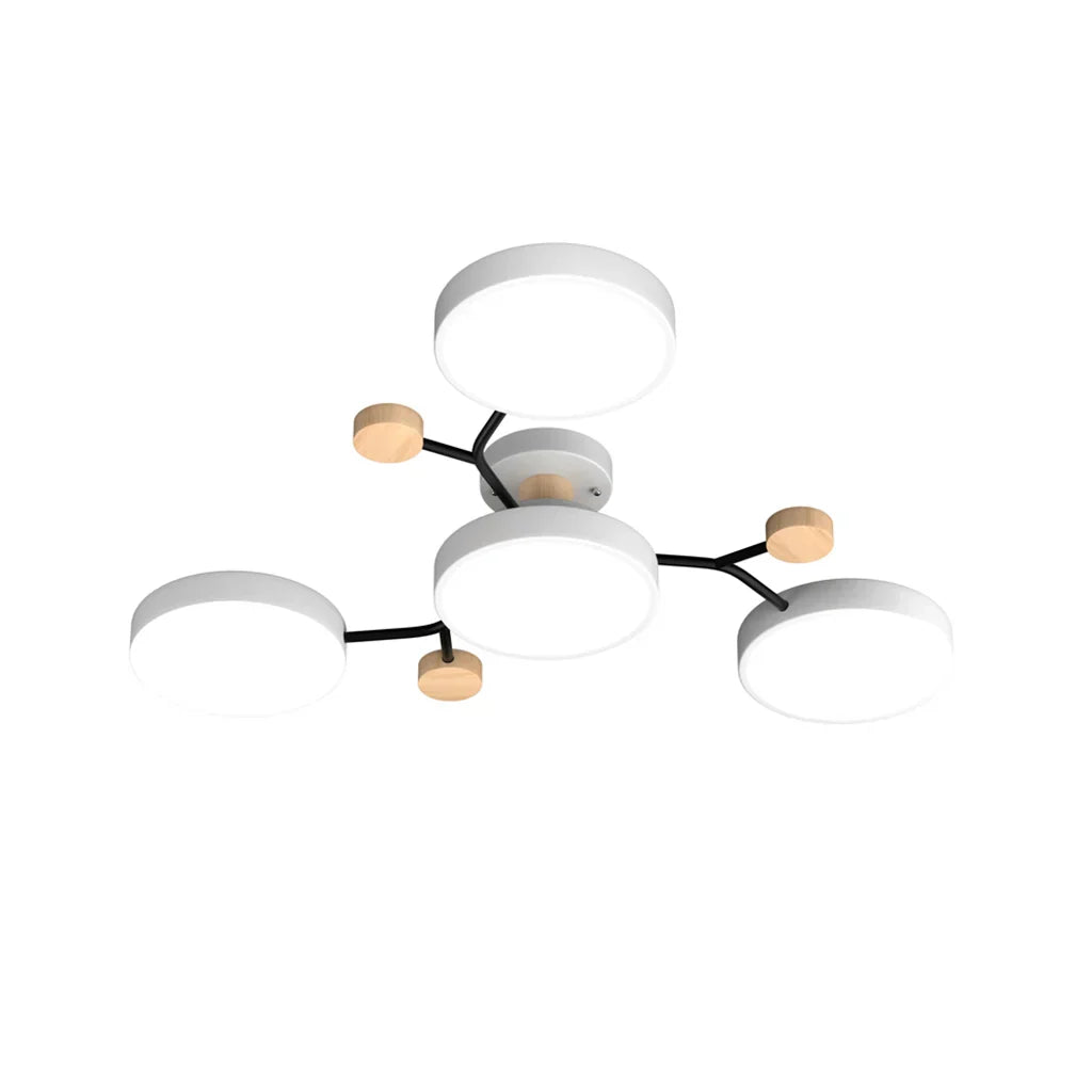 "LED plafondlamp modern Scandinavisch design, metaal en hout, artistieke lichttakken, warme en dimbare verlichting."