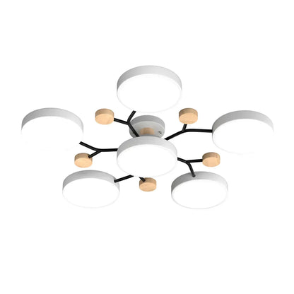 "LED plafondlamp modern Scandinavisch design, metaal en hout, artistieke lichttakken, warme en dimbare verlichting."