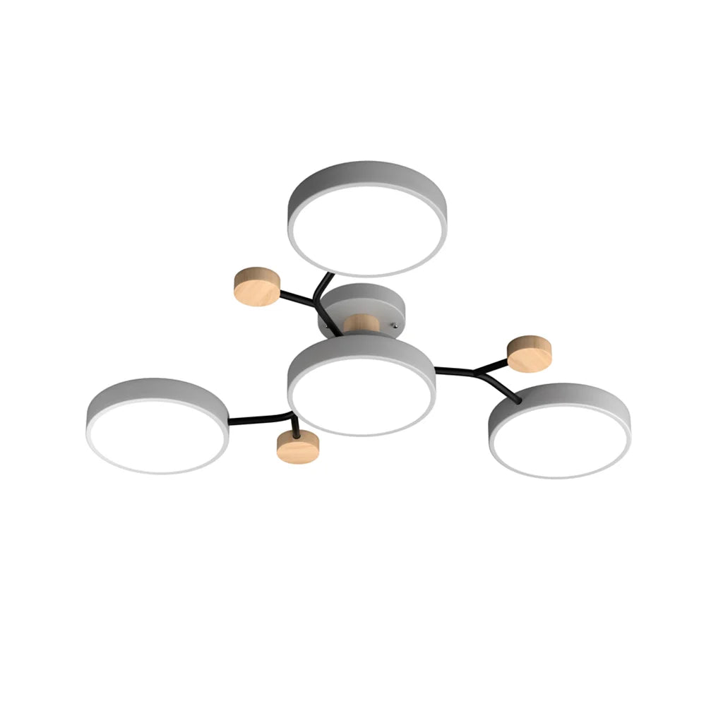 "LED plafondlamp modern Scandinavisch design, metaal en hout, artistieke lichttakken, warme en dimbare verlichting."