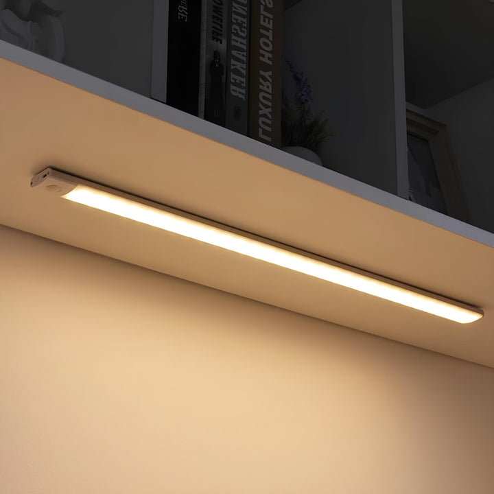 Oplaadbare GlowMotion slimme verlichting: draadloze LED lamp met bewegingssensor, perfect voor kasten.