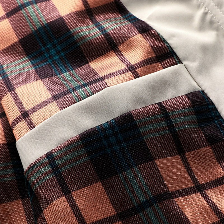 Detail van de waterdichte stof en afwerking van deze stijlvolle heren parka winterjas.