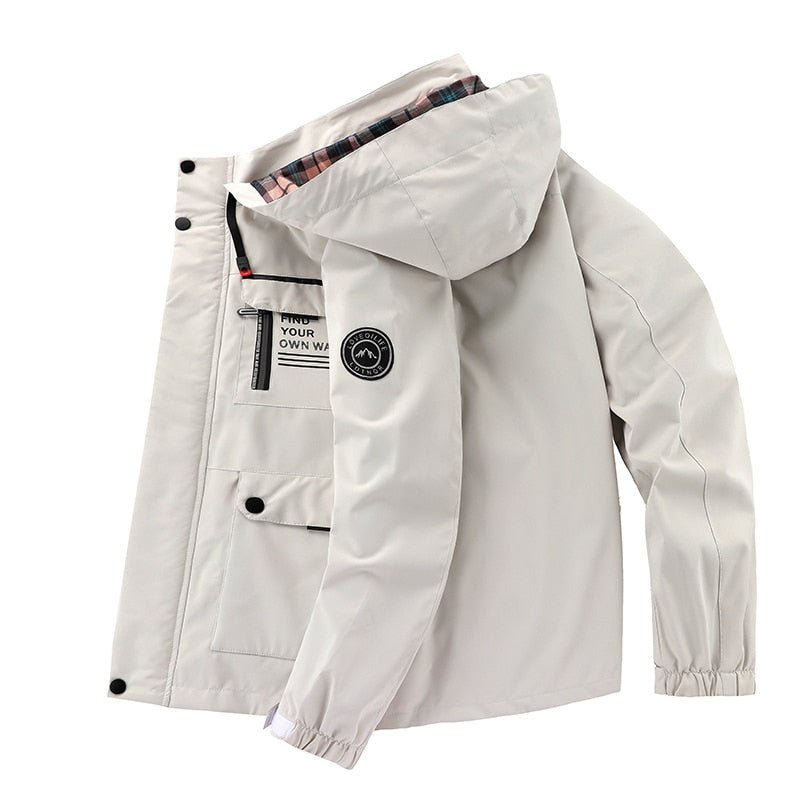 Duurzame heren parka, waterdicht materiaal, ontworpen voor extreme winterse omstandigheden.