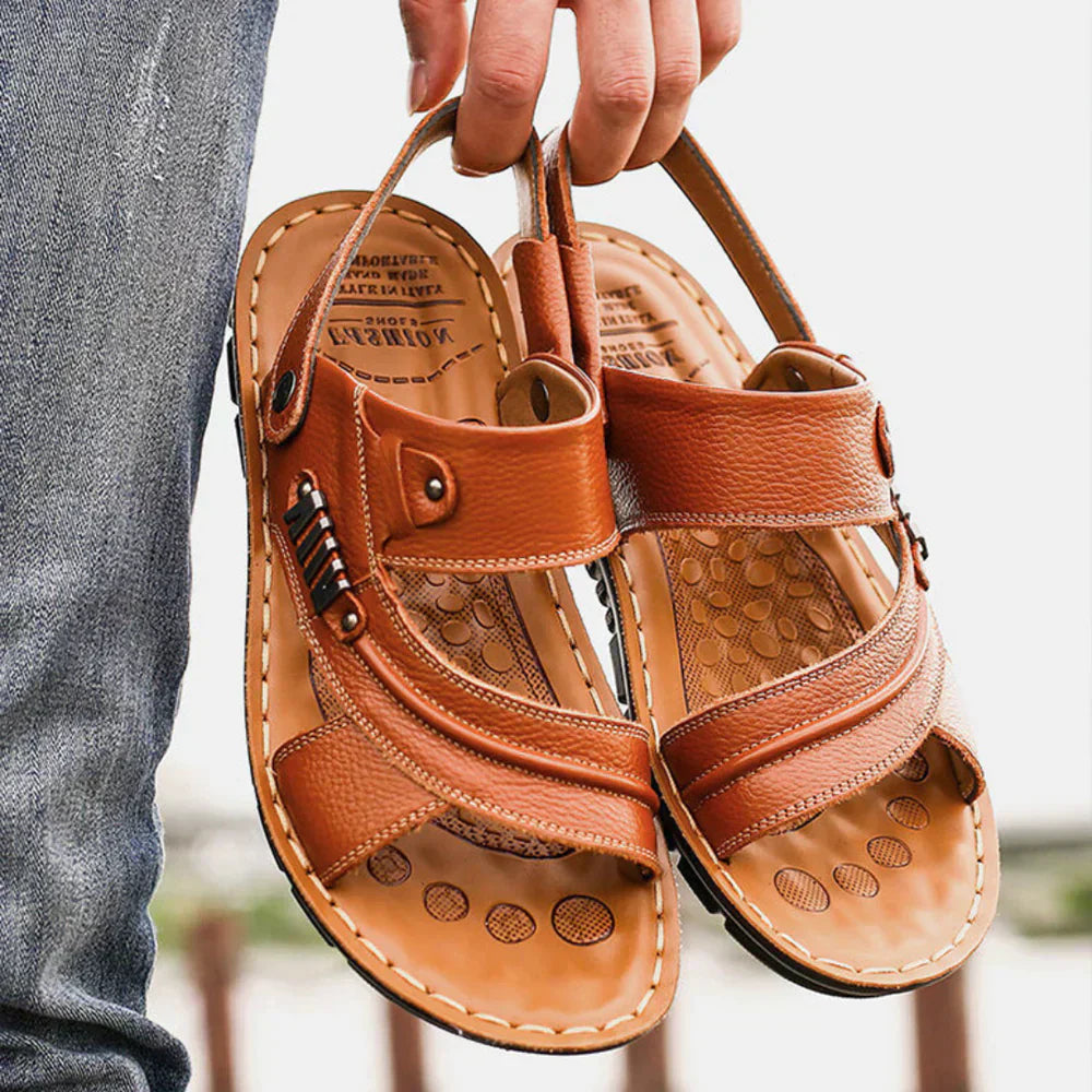 Leren heren sandalen met vintage stijl, comfortabel en duurzaam, bruin leer met ergonomische zool voor zomerse dagen.
