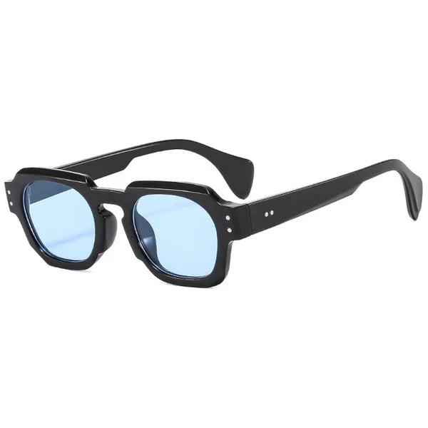Trendy unisex pilotenstijl zonnebril met UV-bescherming. Perfect zomer accessoire voor heren en dames.