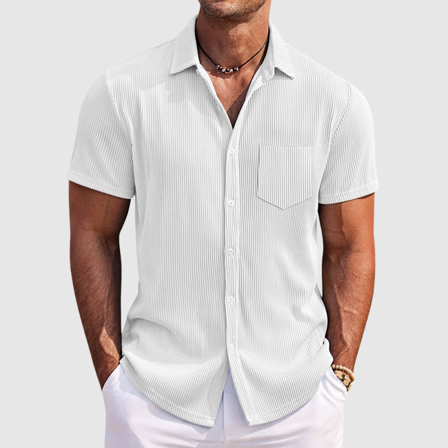 Modern heren overhemd met korte mouw, button-down en unieke camp collar, geschikt voor elke man.