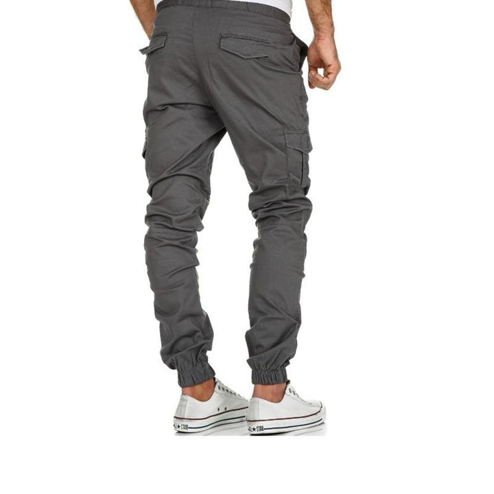 Comfortabele heren multi-pocket cargobroek, veelzijdig voor streetwear en functioneel in elke herenset.