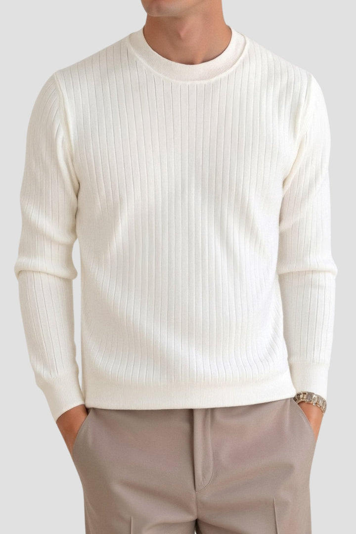 Heren winter trui: witte gebreide longsleeve met geribbeld design en klassieke ronde hals.
