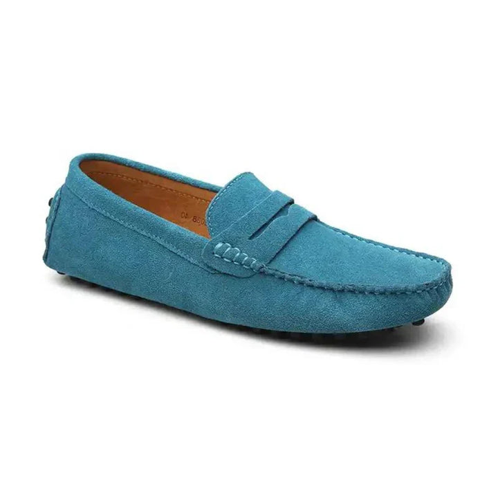 Stijlvolle suède heren instappers. Perfecte zomerschoenen voor comfort en een elegante casual uitstraling.