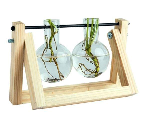 Creëer een groene oase met deze moderne kweekset, glazen stekpotjes voor al je favoriete planten en urban jungle.