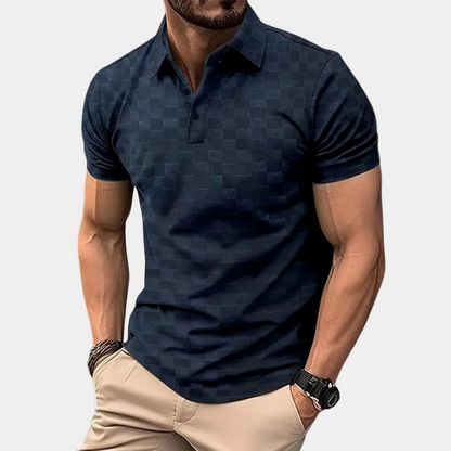 Lichtblauwe polo voor heren met korte mouwen en ademende stof, ideaal voor casual en formele gelegenheden.
