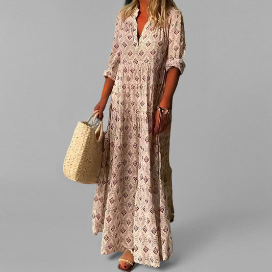 "Lichte katoenen maxi jurk met V-hals, 3/4 mouwen en vintage print voor dames, ideaal voor zomerse elegantie."