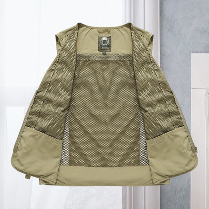 "Lichtgewicht ademend outdoorvest met meerdere zakken, ideaal voor wandelen en kamperen. Stijlvol en functioneel ontwerp."