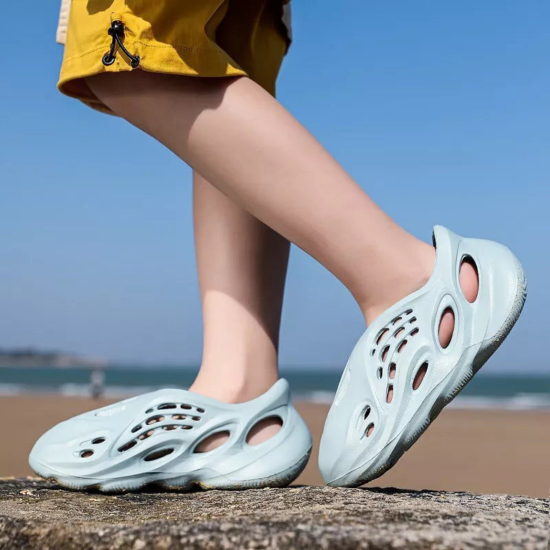 "Lichtgewicht EVA foam slippers voor heren, schokabsorberend en modern ontwerp, ideaal voor zomer en thuisgebruik."