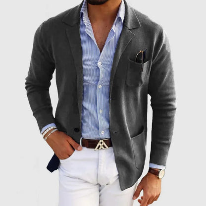 "Lichtgewicht herenvest, stijlvol en ademend, perfect voor lente en zomer, in diverse kleuren en maten, slim-fit pasvorm."